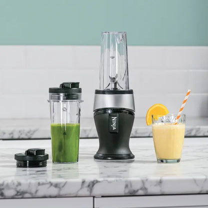 Mélangeur et machine à smoothies Slim Nutri Ninja 700W – QB3001EUS – Argent